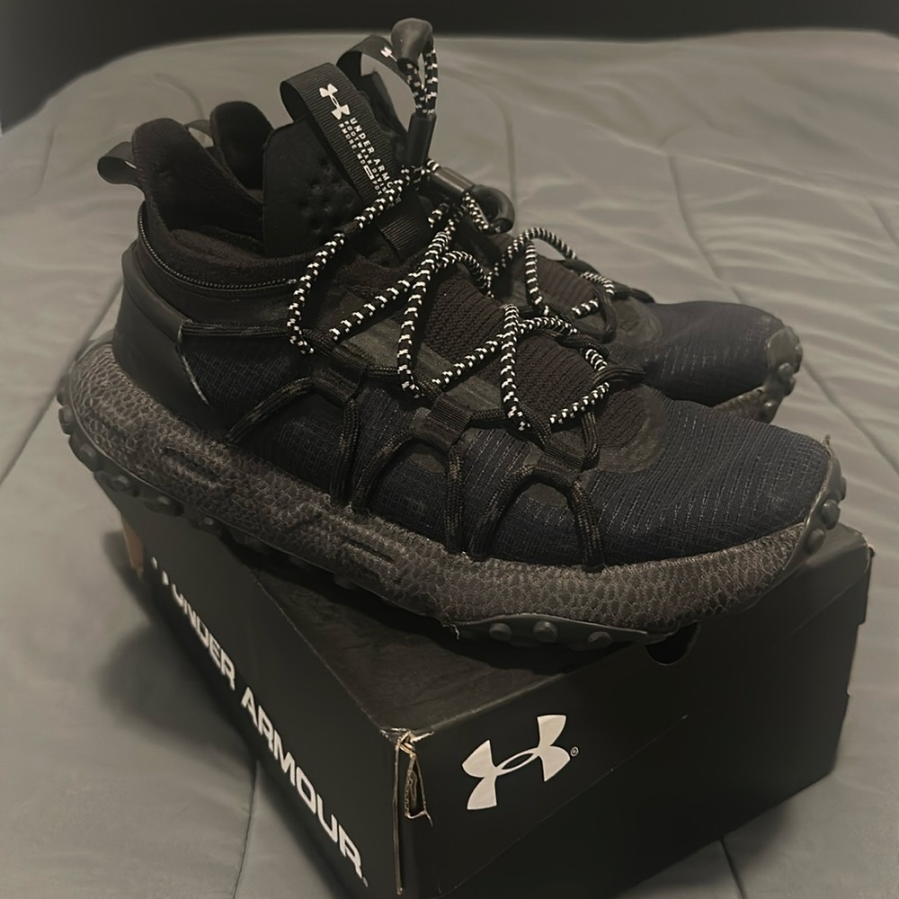 Under Armour Fat Tire Summit Sneakers sz 9.5